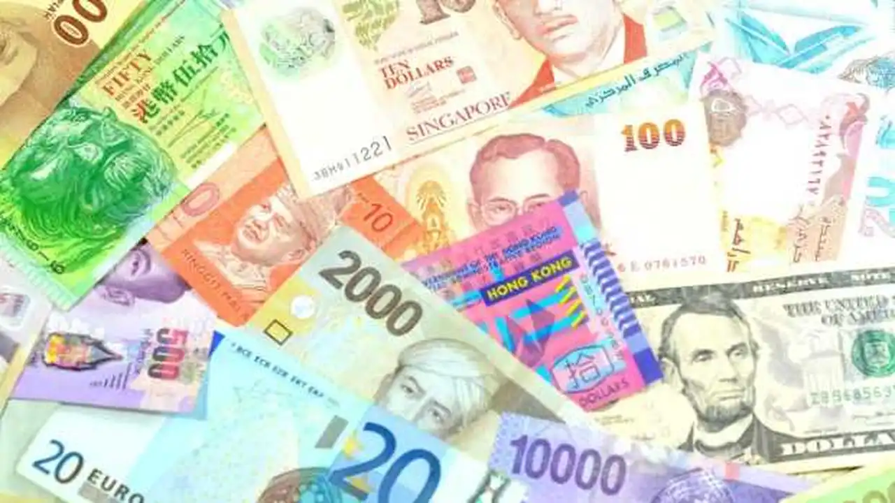 تحركات محدودة.. أسعار العملات الأجنبية مقابل الجنيه المصري في تداولات الاثنين الرسمية